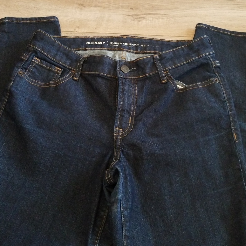 Old Navy mid-rise super skinny jeans